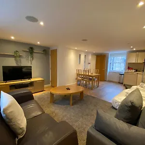 Cs Exclusive Of Princess Street West End Aparthotel Edinburgh
